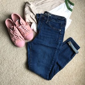 Universal Thread High Rise Jegging